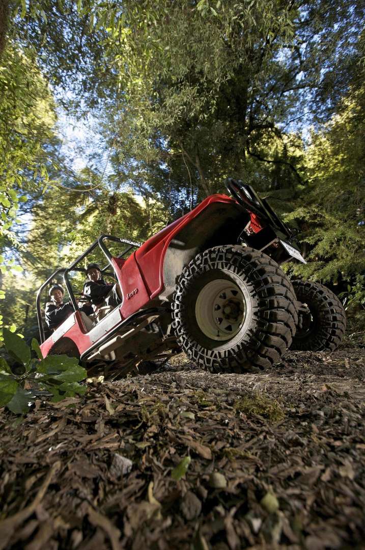 Let the experts take you on an unforgettable 4X4 thrill ride